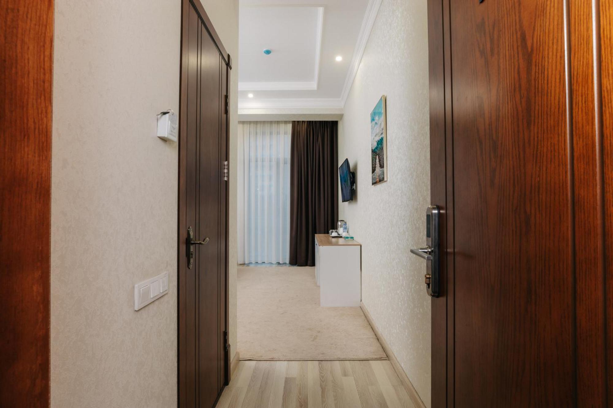 Resident Hotel Ташкент Екстер'єр фото